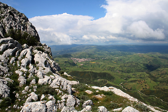 Vista di Lula e dirupi  (foto Antonello Lai)